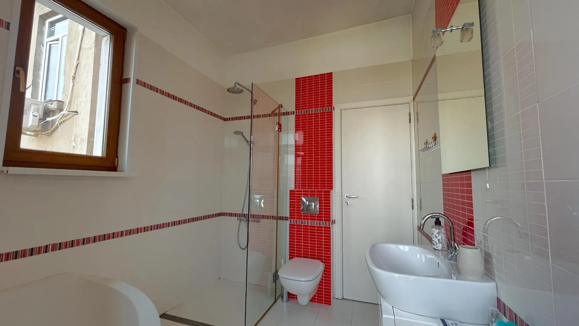 Spacious Flat On Sofia'S Main Street Sofia