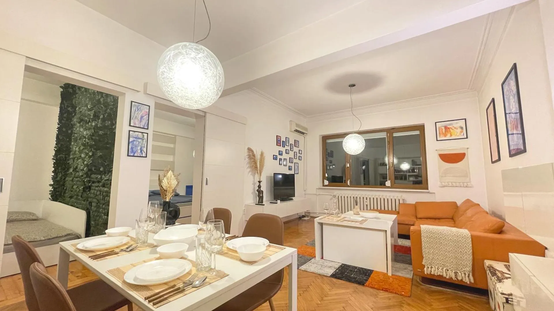 Apartment Spacious Flat On Sofia'S Main Street Bulgaria