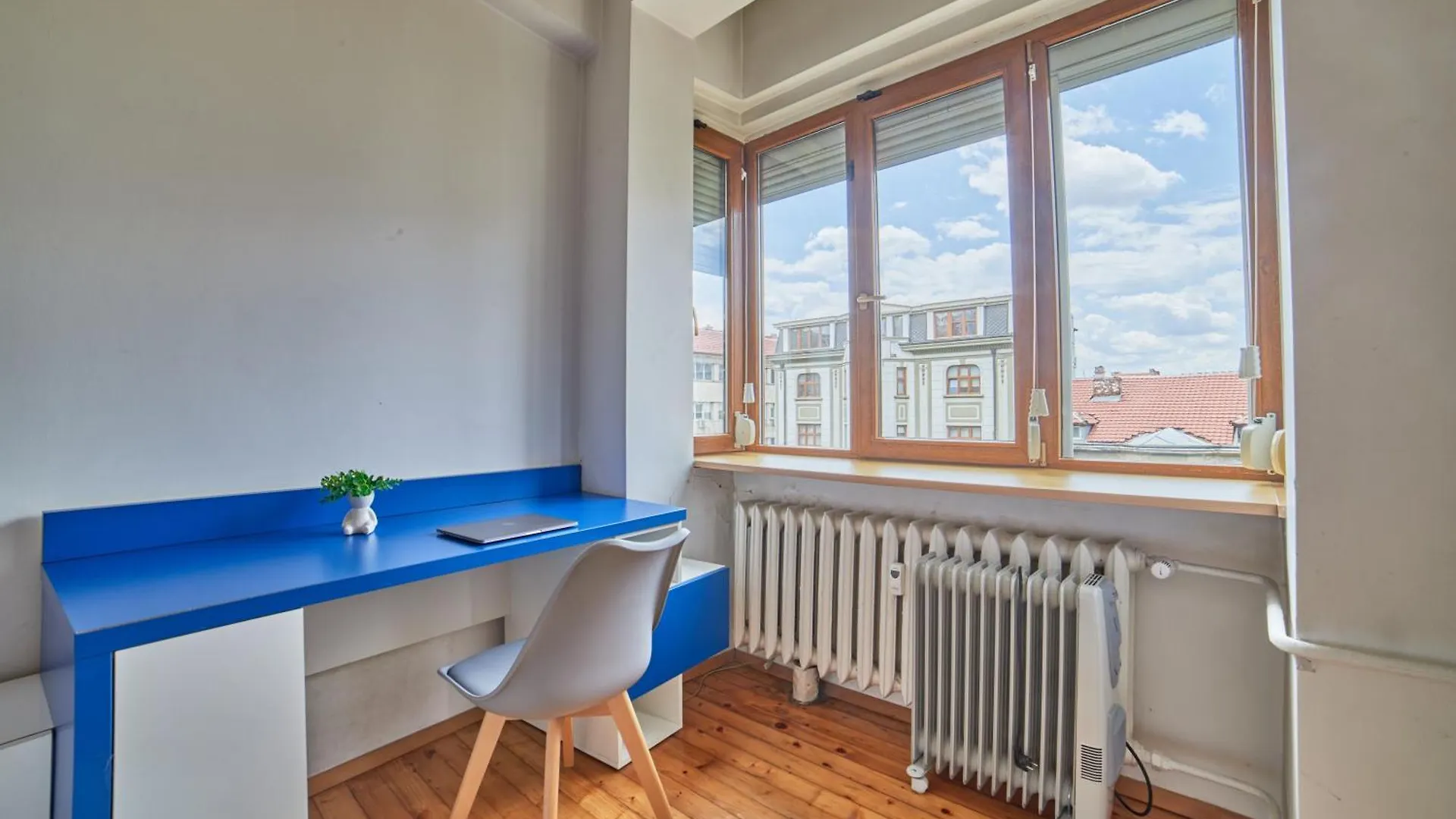 Spacious Flat On Sofia'S Main Street 아파트