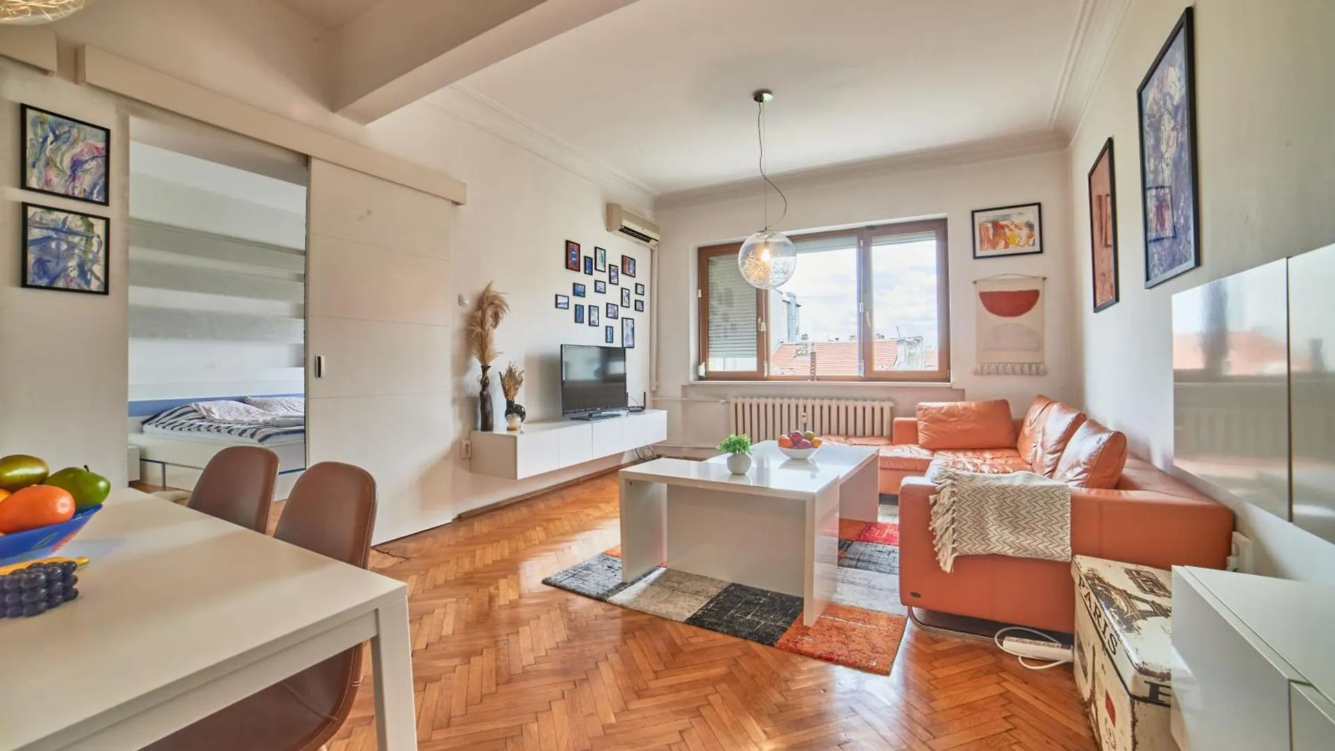 Spacious Flat On Sofia'S Main Street 소피아